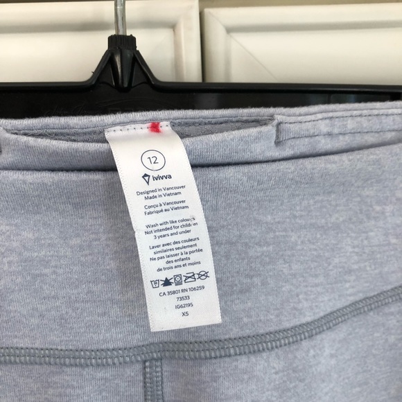 Ivivva by Lululemon yoga crops - Picture 10 of 10